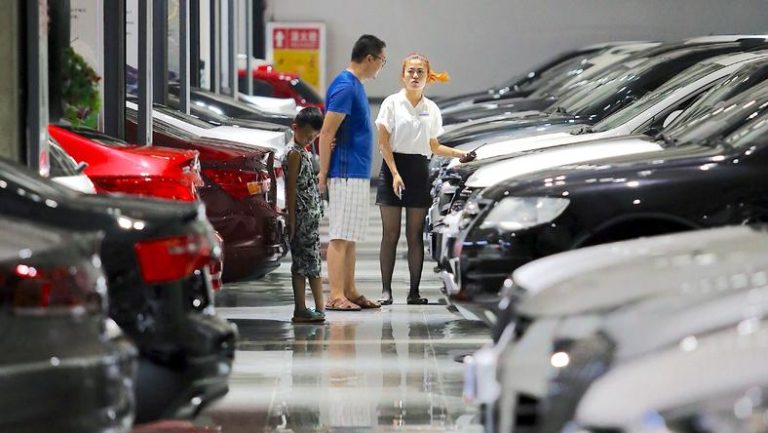 “零公里二手车”多达百万台，各方“配合”造就隐秘链条