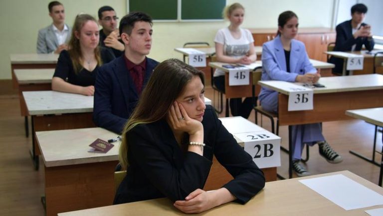 俄罗斯大学挂科，要被送上战场？