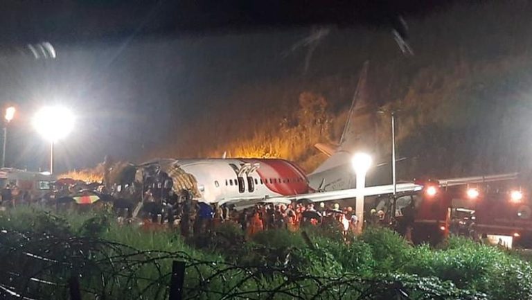 印度客机坠毁致百人死亡：波音787-8首起空难