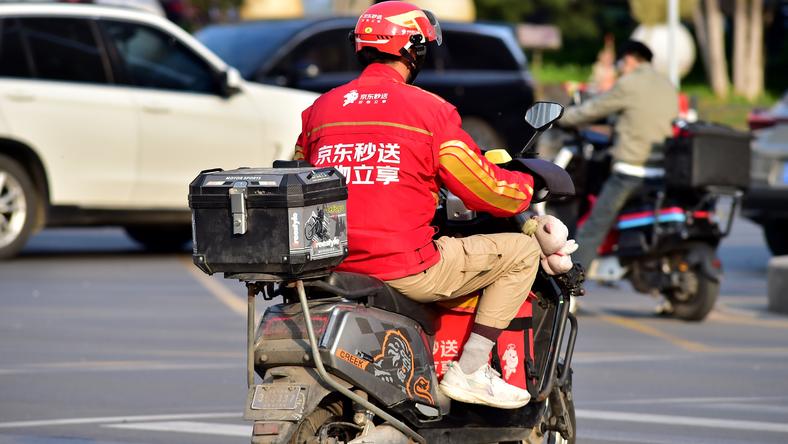 京东“外卖补贴”商家或将承担70%，商家“不得不”跟着卷
