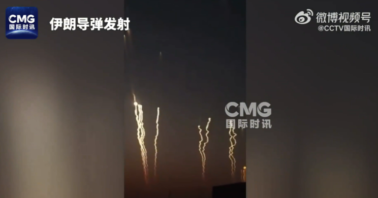 伊朗凌晨发射100枚导弹 炼油厂中弹燃起大火！美媒爆料：以色列计划刺杀哈梅内伊 被特朗普否决