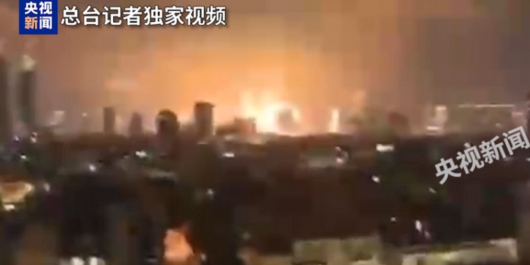 伊朗对以发射数百枚导弹！伊最高领袖：将彻底摧毁以色列政权！普京表态