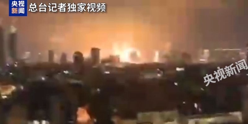 伊朗对以发射数百枚导弹！伊最高领袖：将彻底摧毁以色列政权！普京表态