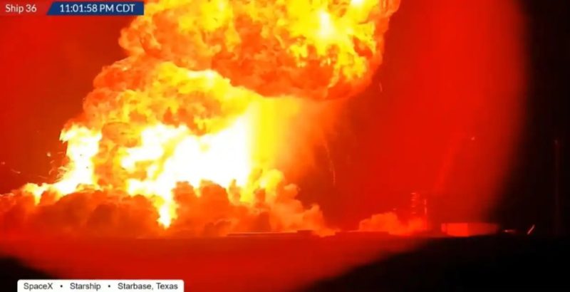 发动机刚刚点火 “星舰”发生巨大爆炸 火球冲上天空