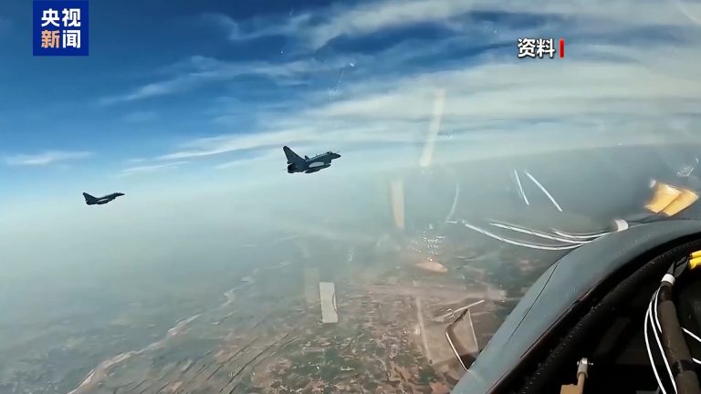 中国战机巴黎吸睛 歼-35A首飞海外