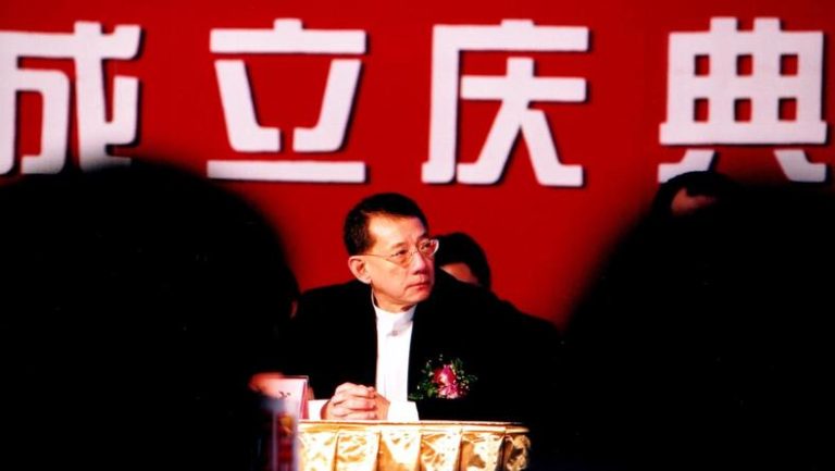 香港地产豪门“变局”：英皇债务违约，郑志刚退出新世界