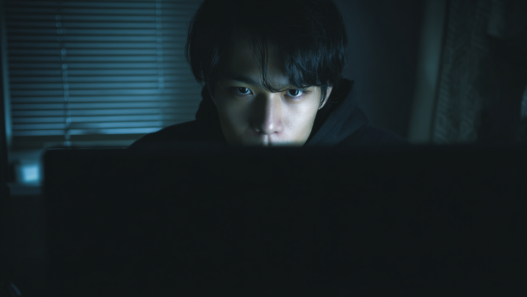 套壳、续训、洗水印？如何看待疑似某厂员工的自爆？