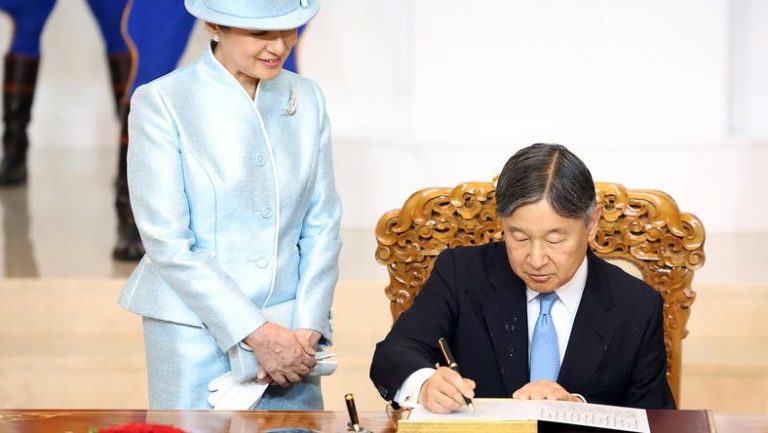 日本天皇的名字，为什么这么丑？