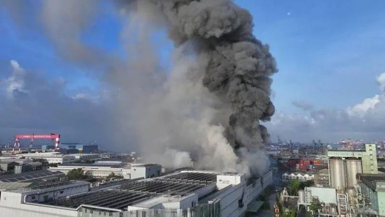 台湾一电池工厂突发火灾 现场传出爆炸声！背后公司股价一度暴跌