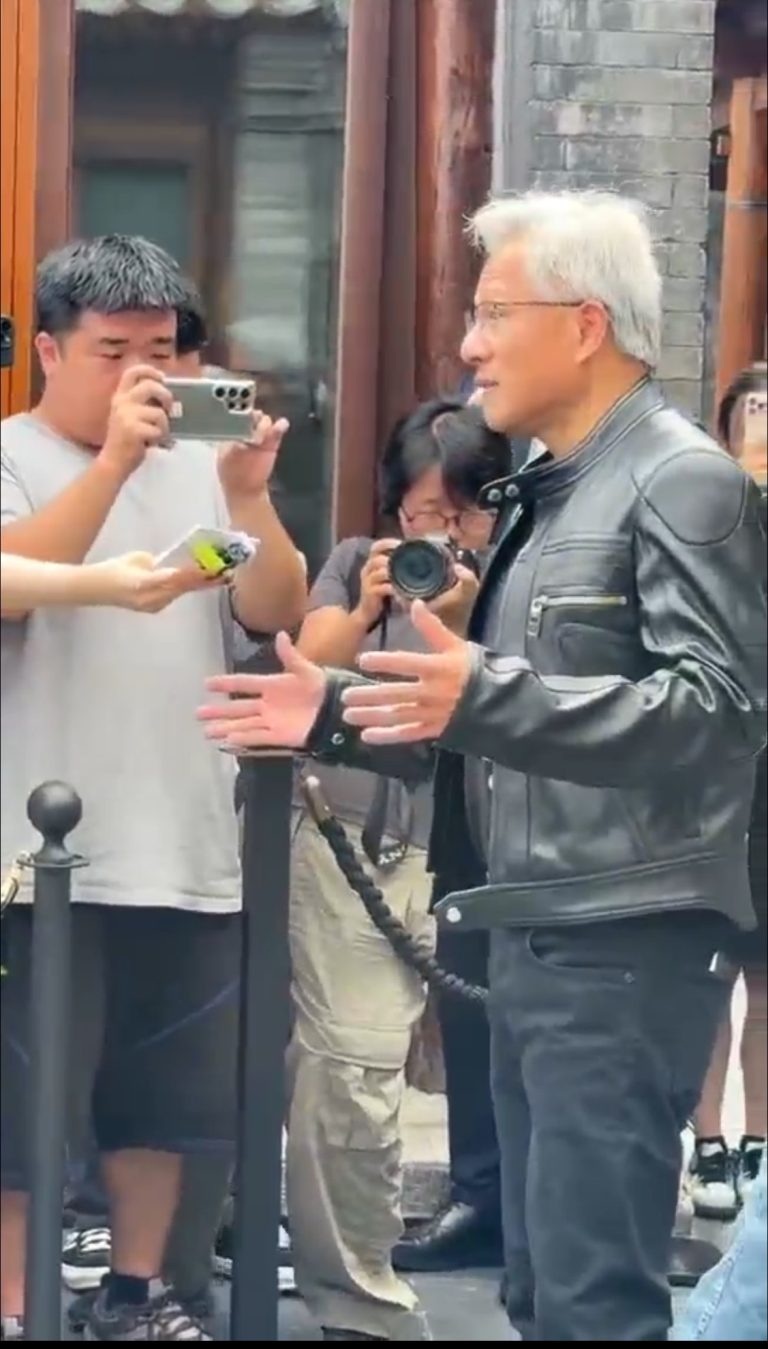 从链博会到前门交流会 黄仁勋：希望对华提供更先进芯片 看好中国在AI应用等领域优势